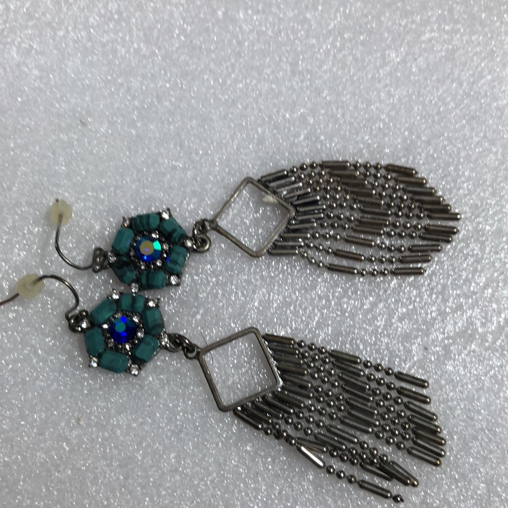 Earrings - Picture 7 of 7
